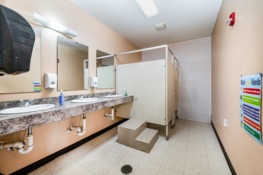 More Photos Of 1699 N Rocky River Rd, Lancaster Daycare Center For Sale