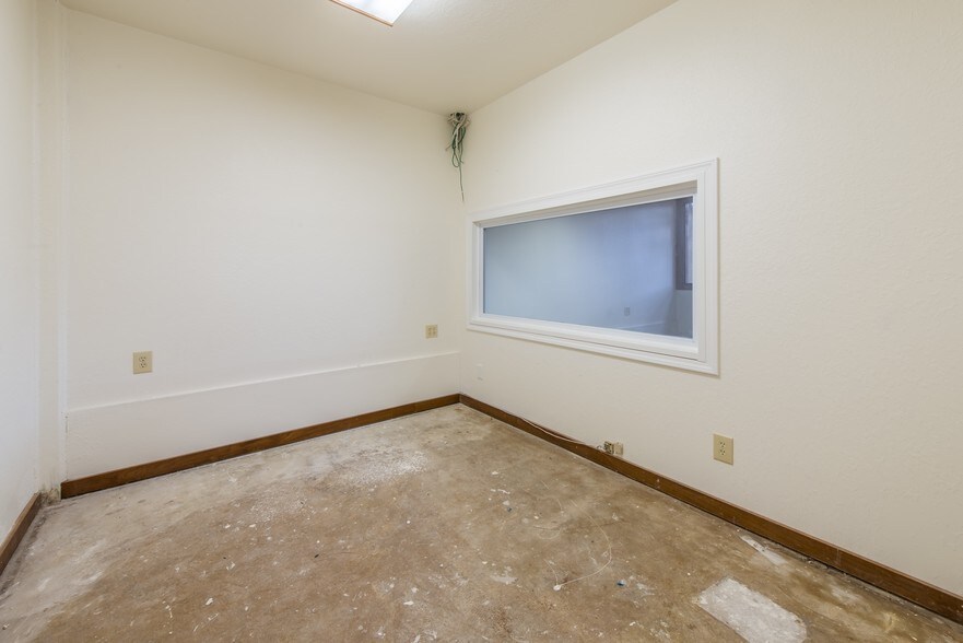 More Photos Of 415 Mountain Dr, Destin Storefront For Lease