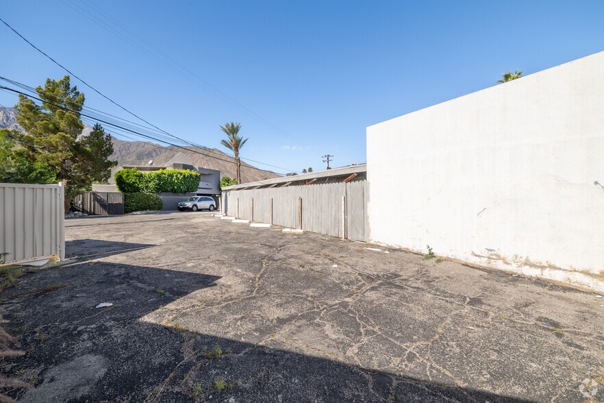 More Photos Of 2249 N Palm Canyon Dr, Palm Springs Hotel For Sale