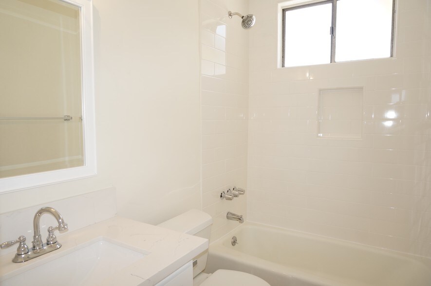 More Photos Of 4104-4108 E 7th St, Long Beach Multifamily For Sale