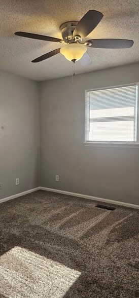More Photos Of 1801 Ridgewood Dr, Murray Specialty For Sale