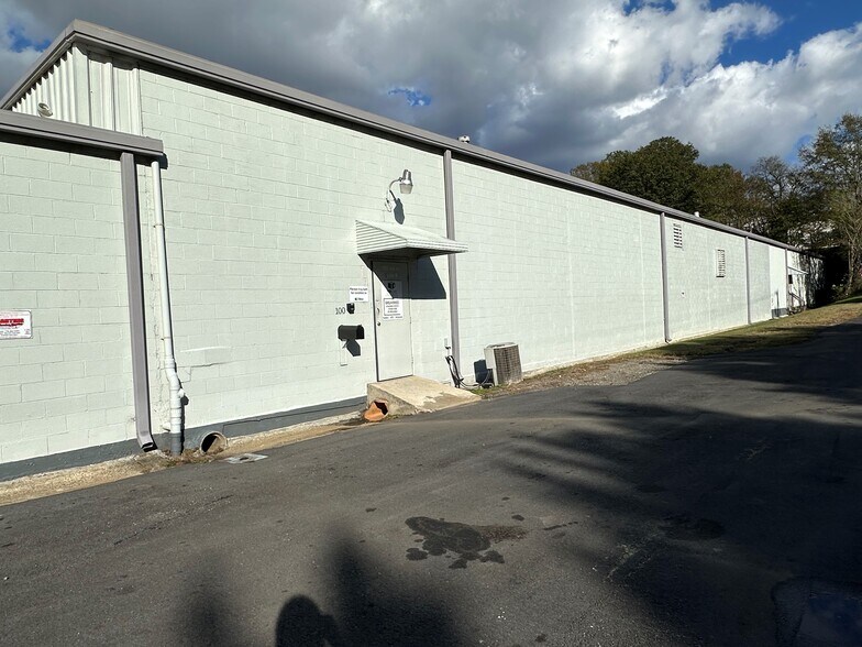 More Photos Of 100 Aiken St, Cartersville Manufacturing For Lease
