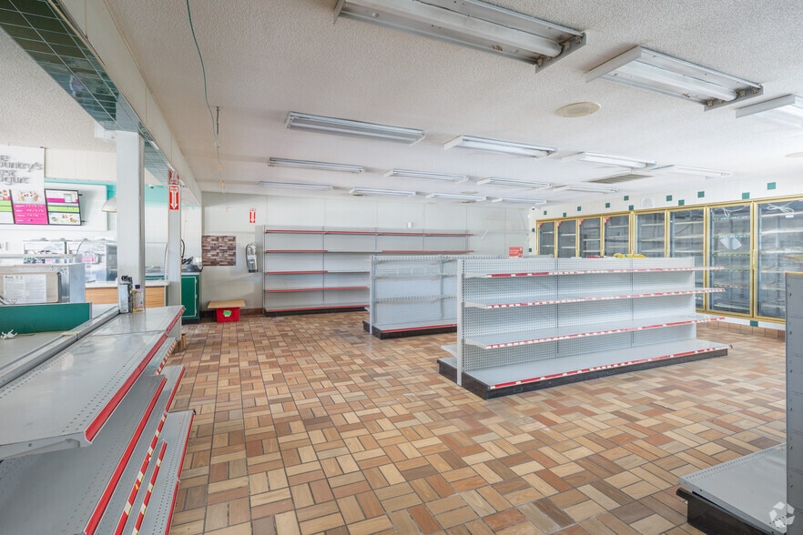 More Photos Of 5 Lane St, Yemassee Storefront For Sale