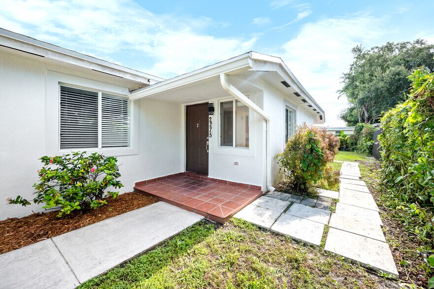More Photos Of 2275 SW 61st Ave, Miami Apartments For Sale