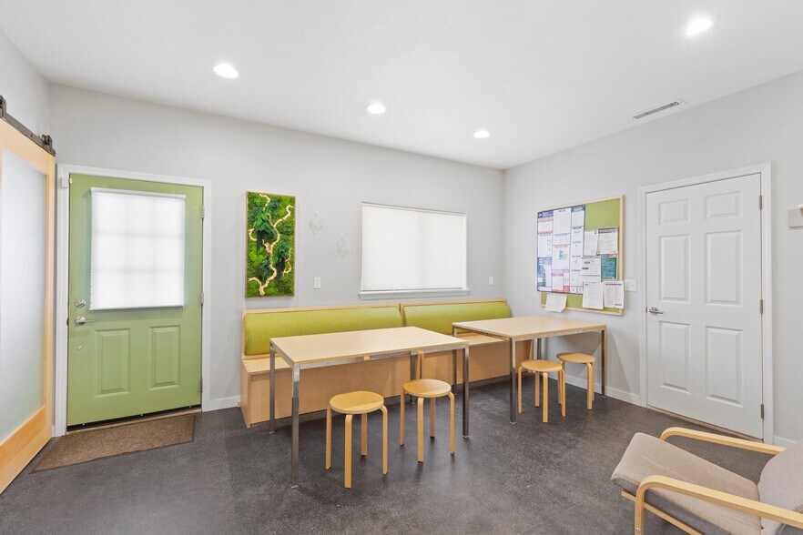 More Photos Of 621-629 A St, Ashland Storefront Retail Residential For Sale