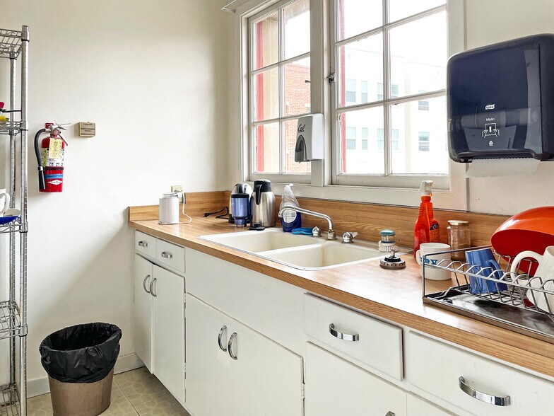 More Photos Of 2616 Dwight Way, Berkeley Schools For Lease