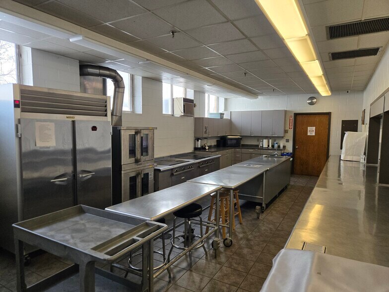 More Photos Of 7625 Chicago Ave, Minneapolis Specialty For Sale