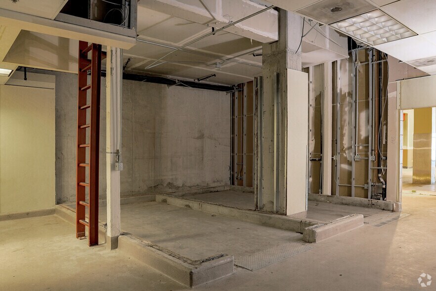 More Photos Of 100 S 2nd St, San Jose Supermarket For Lease