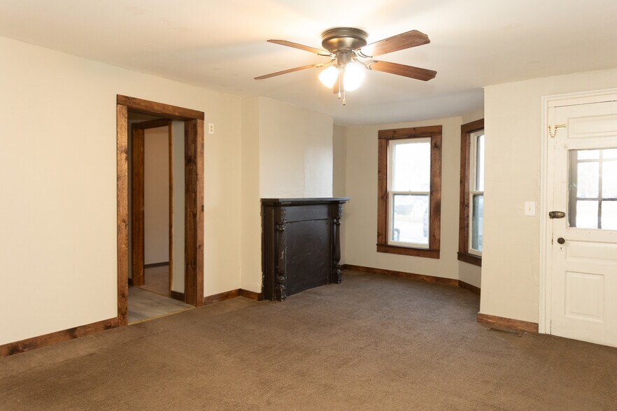 More Photos Of 125 E Main St, Titusville Apartments For Sale