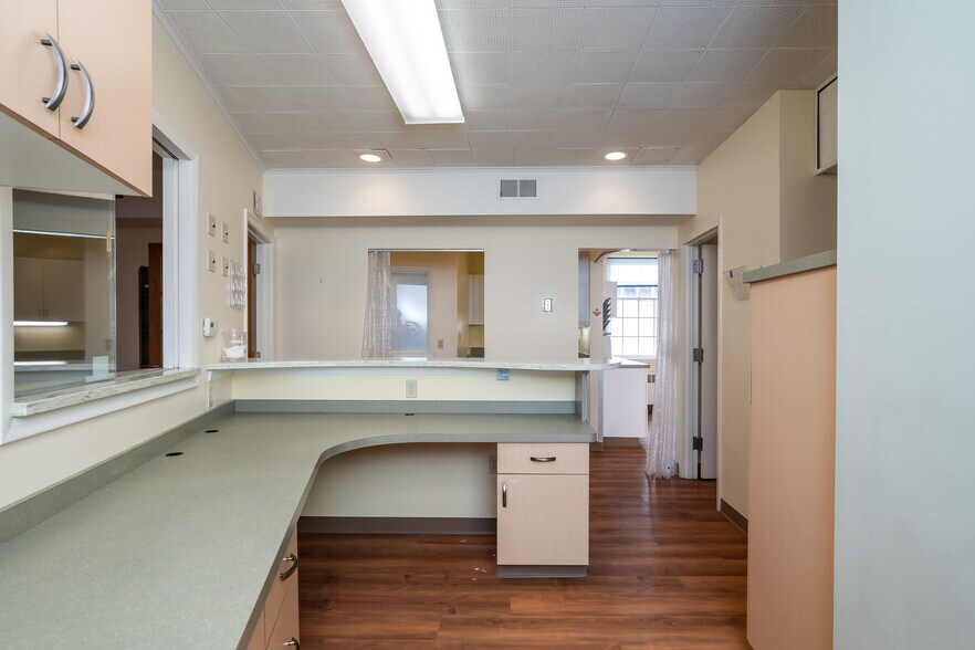 More Photos Of 264 Elm St, Northampton Office For Lease