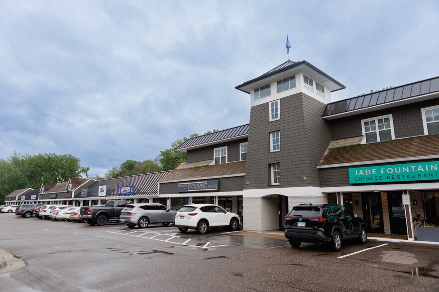 More Photos Of 812-864 E Lake St, Wayzata Unknown For Lease