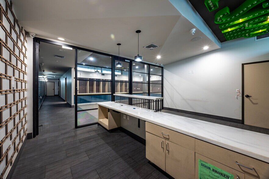 More Photos Of 1600-1616 S Las Vegas Blvd, Las Vegas General Retail For Lease