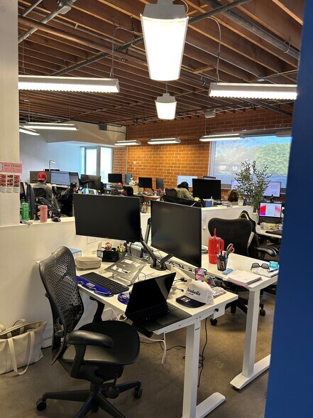 More Photos Of 3865 Grand View Blvd, Los Angeles Light Distribution For Lease