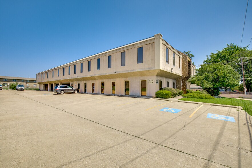More Photos Of 1301 Northwest Hwy, Garland Office For Sale