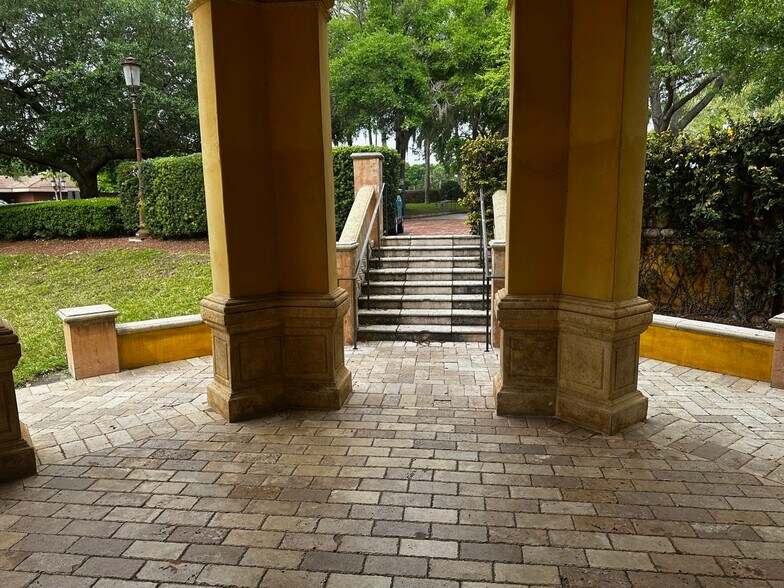 More Photos Of 7065 Westpointe Blvd, Orlando Medical For Sale