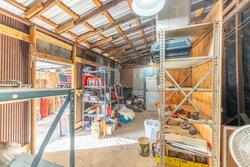 More Photos Of 14597 US-63, Vichy General Retail For Sale