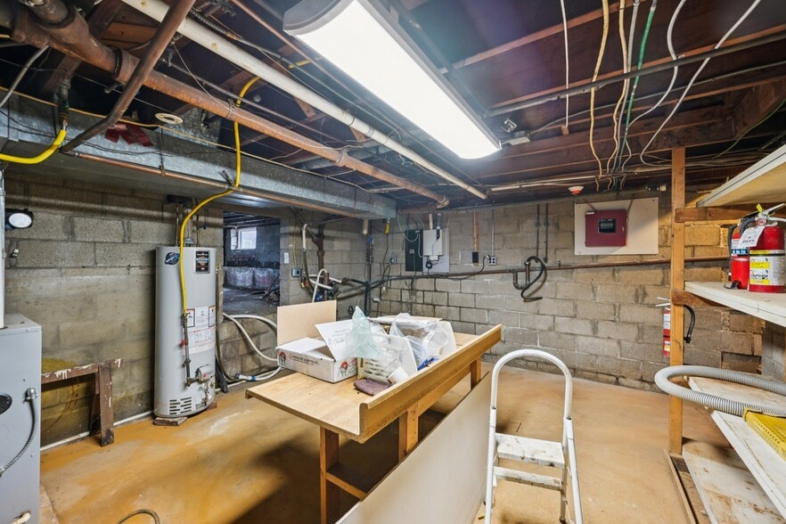 More Photos Of 306 E 4th St, Bridgeport Medical For Sale