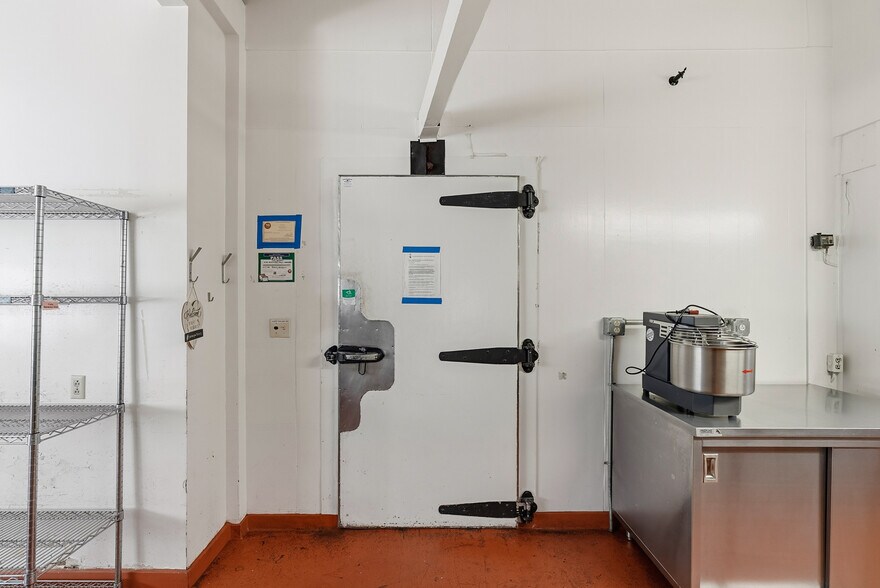 More Photos Of 5186 Gravenstein Hwy S, Sebastopol Restaurant For Sale