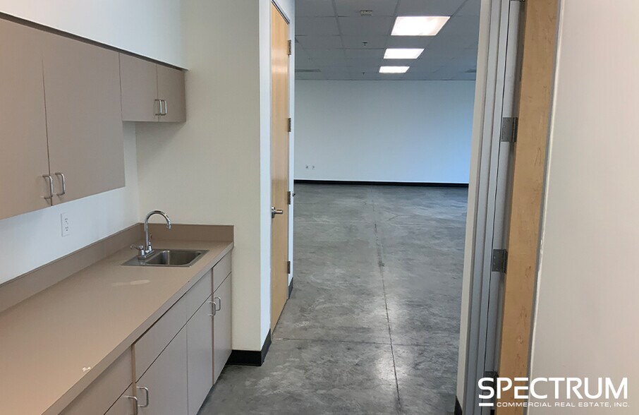 More Photos Of 28361-28385 Constellation Rd, Valencia Manufacturing For Lease