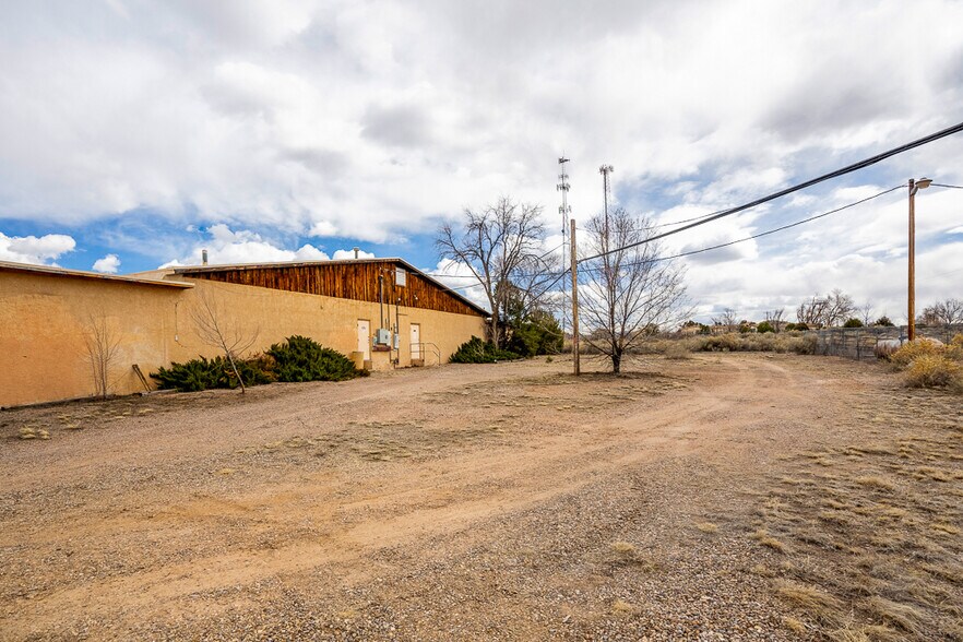 More Photos Of 20 Arroyo Cuyamungue Rd, Santa Fe Warehouse For Sale