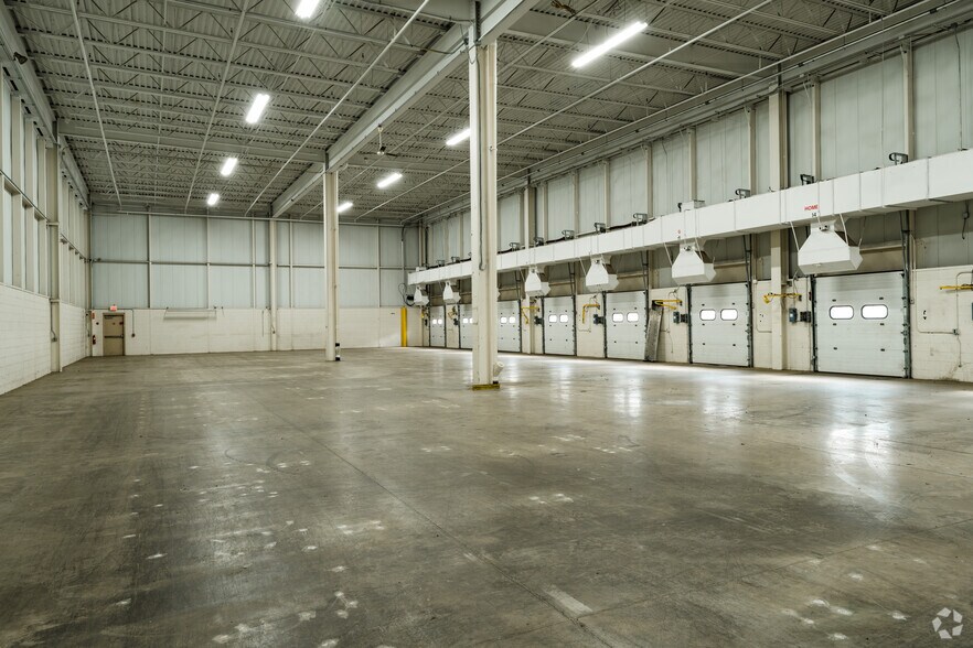 More Photos Of 100 Murray Dr, Warren Warehouse For Lease