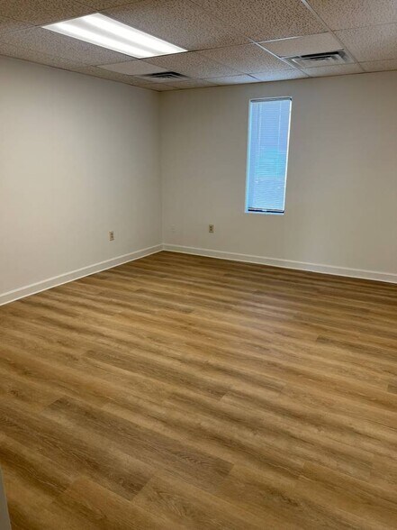 More Photos Of 4696-4698 Honeygrove Rd, Virginia Beach Daycare Center For Lease