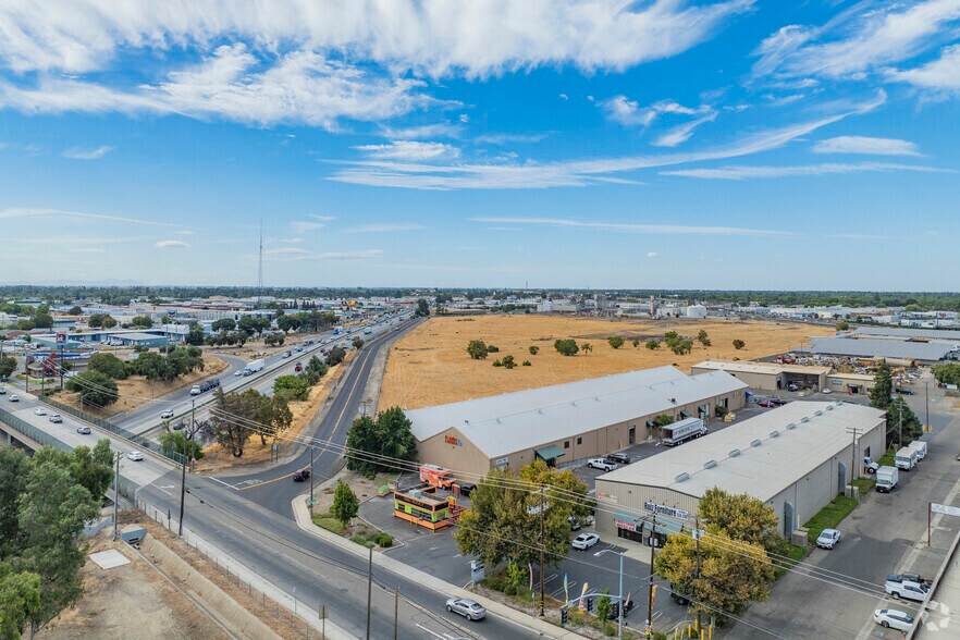 More Photos Of 615-621 Kansas Ave, Modesto Light Distribution For Lease