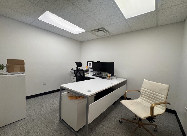 More Photos Of 824 S Auto Mall Dr, American Fork Warehouse For Lease