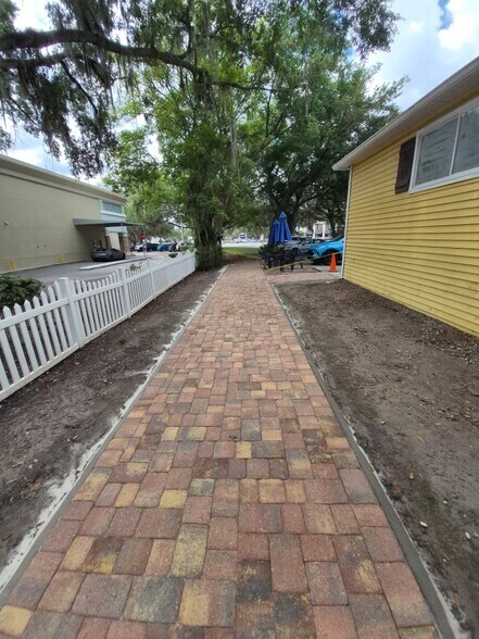 More Photos Of 3407 Lithia Pinecrest Rd, Valrico Storefront Retail Office For Sale
