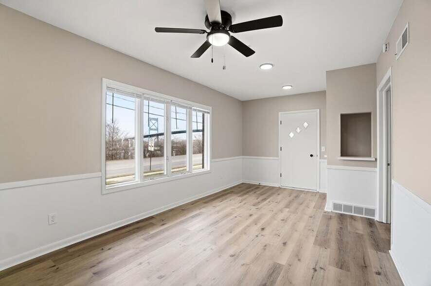 More Photos Of 617 Miami St, Toledo Office Residential For Sale
