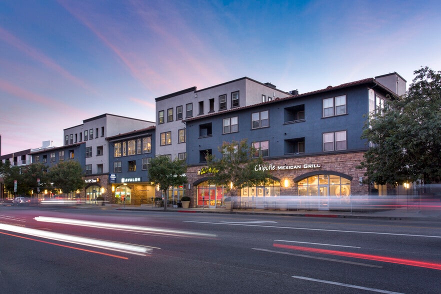 More Photos Of 16350 Ventura, Encino Apartments For Lease