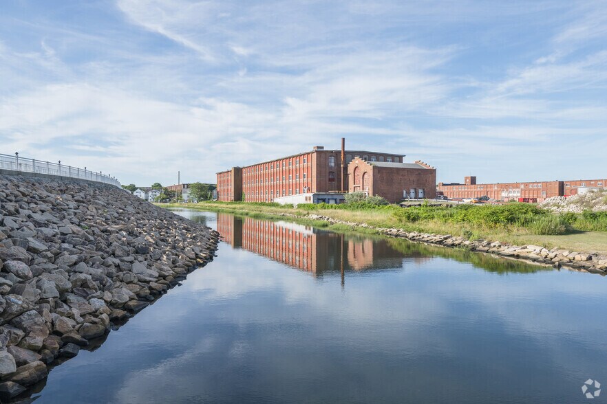 More Photos Of 11 Cove St, New Bedford Manufacturing For Sale