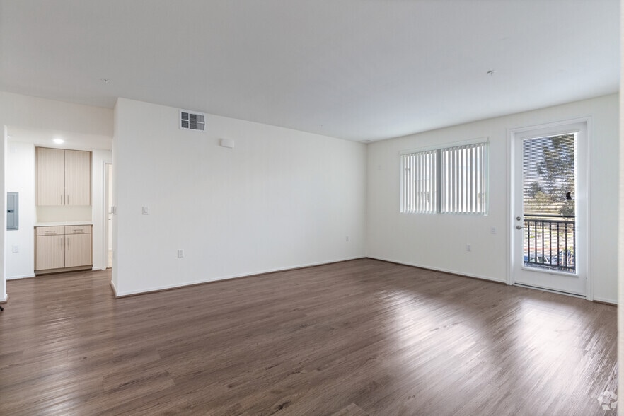 More Photos Of 6838-6874 Northbank Dr, Ventura Apartments For Lease