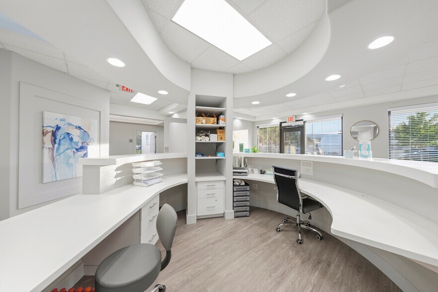 More Photos Of 1205-1350 Plaza Blvd, Central Point Freestanding For Lease