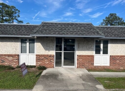 More Photos Of 303 Pineview Dr, Waycross Medical For Lease