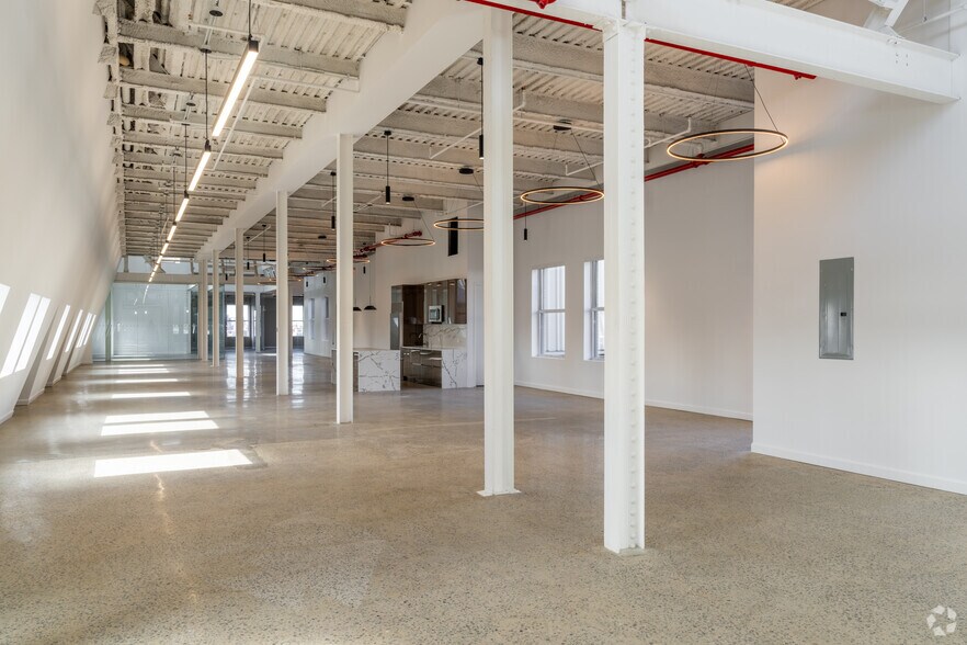 More Photos Of 156 Fifth Ave, New York Coworking Space