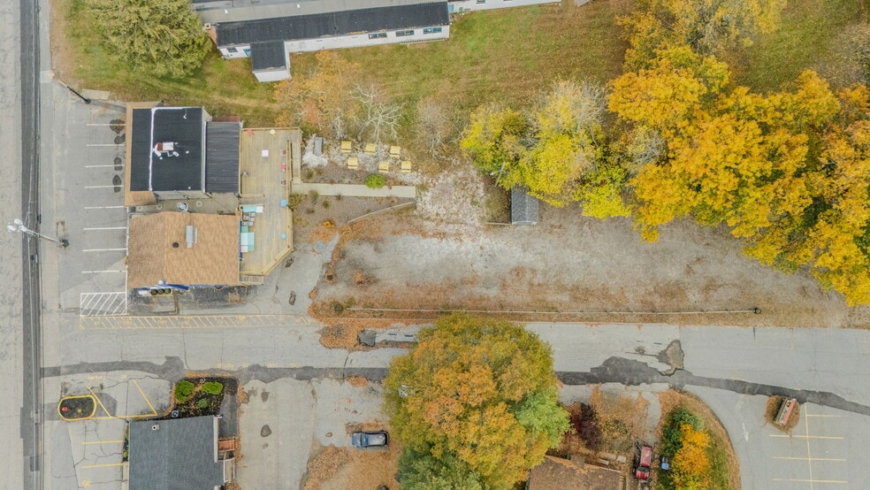 More Photos Of 17 S Main St, Brooklyn Freestanding For Sale