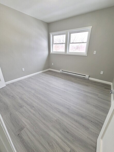 More Photos Of 1351 Iowa Ave SE, Huron Apartments For Sale