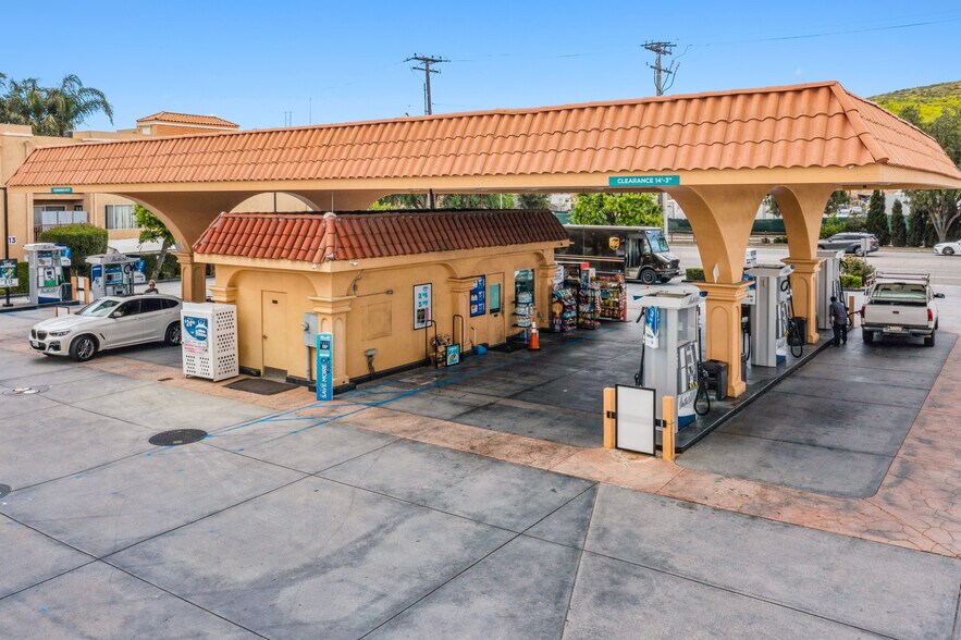 More Photos Of 26015 Bouquet Canyon Rd, Santa Clarita Service Station For Sale