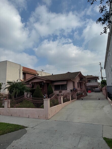 More Photos Of 410 Fischer St, Glendale Apartments For Sale