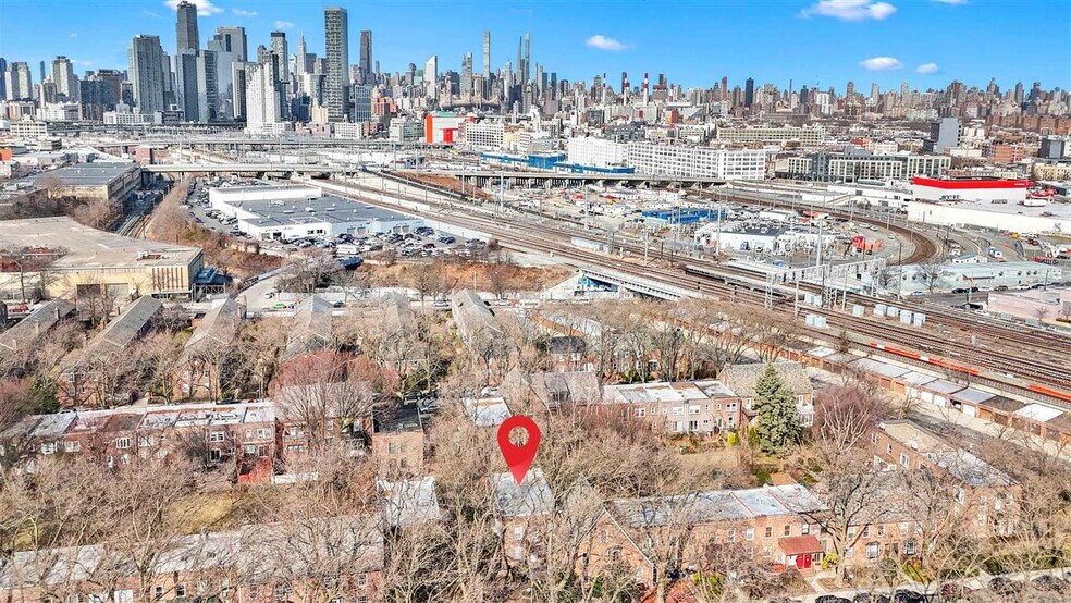 More Photos Of 3930 45th St, Sunnyside Apartments For Sale