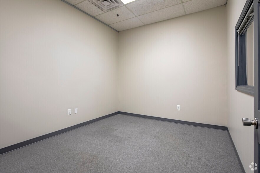 More Photos Of 1671-1691 Center Point Pky, Birmingham Unknown For Lease