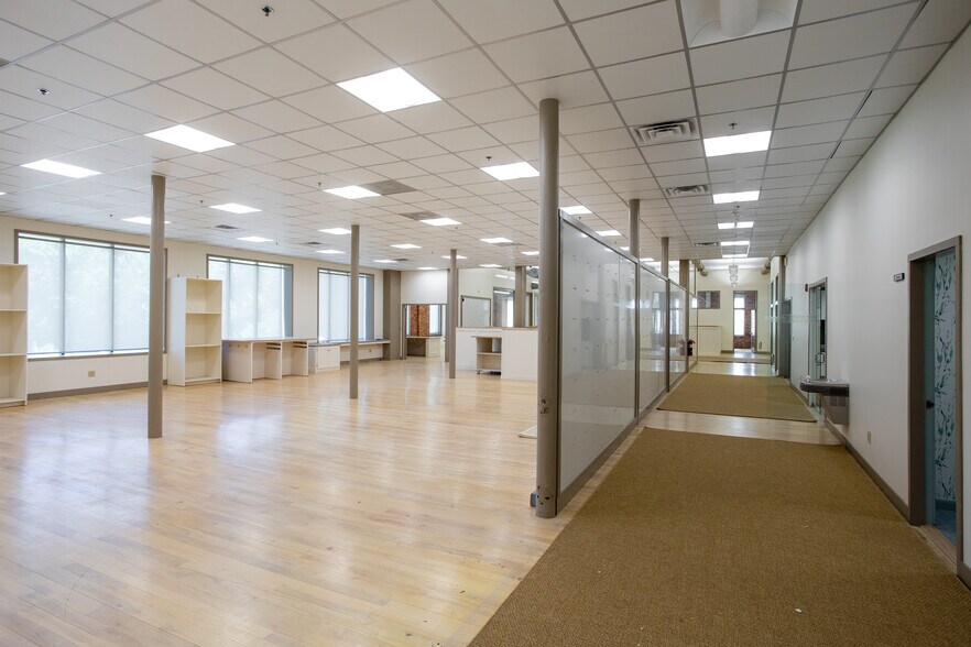 More Photos Of 125 Pecks Rd, Pittsfield Warehouse For Sale