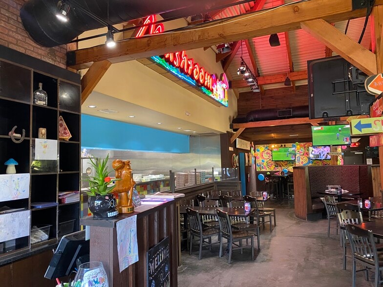 More Photos Of 5100 Lee Hwy, Bristol Restaurant For Lease