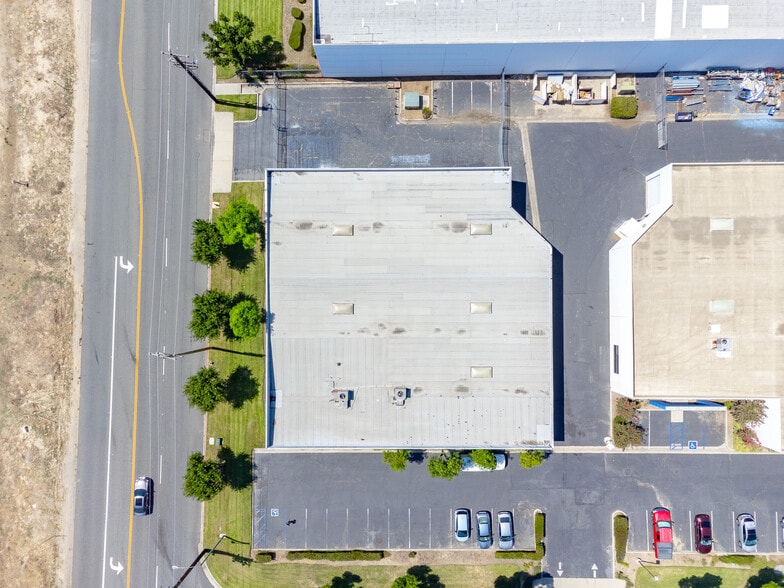 More Photos Of 2180 Hellman Ave, Ontario Warehouse For Sale