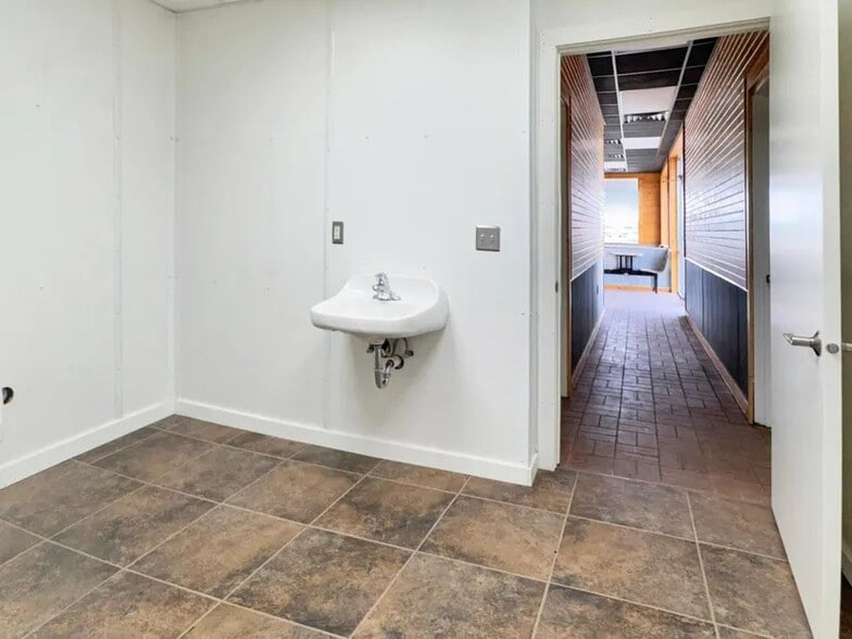 More Photos Of 1201 Craig Ave, Tracy Freestanding For Sale