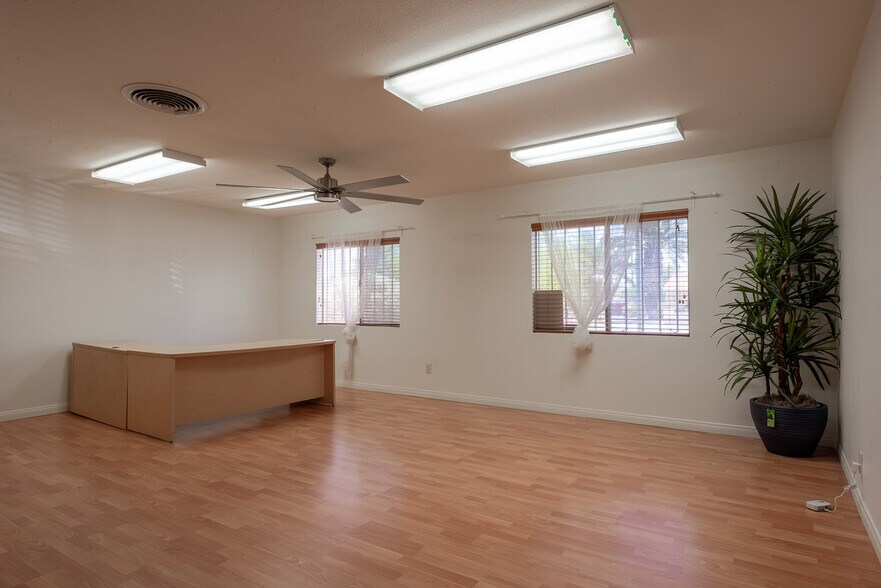 More Photos Of 6236 Laredo St, Las Vegas Office For Sale