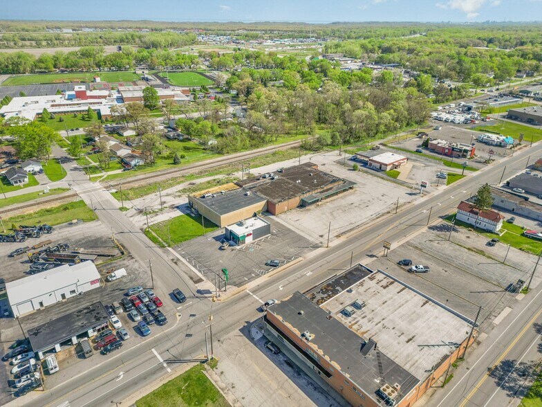More Photos Of 3232 Central Ave, Lake Station Supermarket For Lease