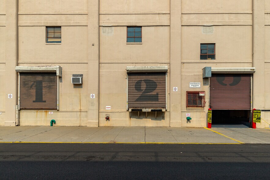 More Photos Of 4320 34th St, Long Island City Manufacturing For Sale