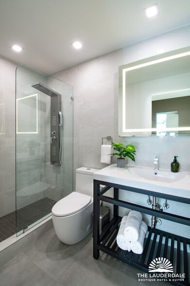 More Photos Of 505 SE 16th St, Fort Lauderdale Hotel For Sale